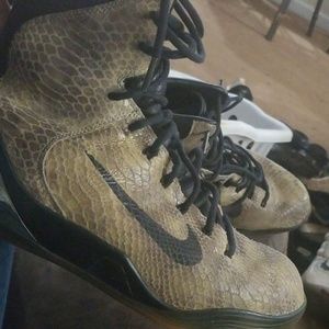 Authentic mens size 10.5